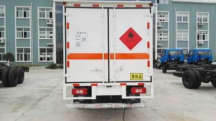 危險品運輸車 國五標準下的安全規(guī)范與類型解析