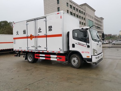 新規(guī)危險品氣瓶廂式運輸車 4S店價格解析與市場應用